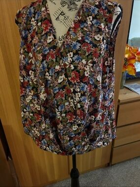 Jones New York Multicolor Floral Satin-Look Camisole